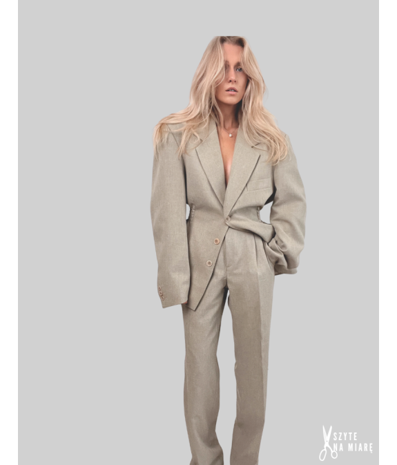 MINISM STUDIO I Upcycling: taliowany garnitur damski