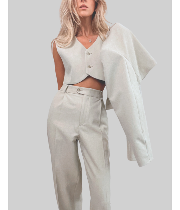 MINISM STUDIO I Upcycling: taliowany garnitur damski