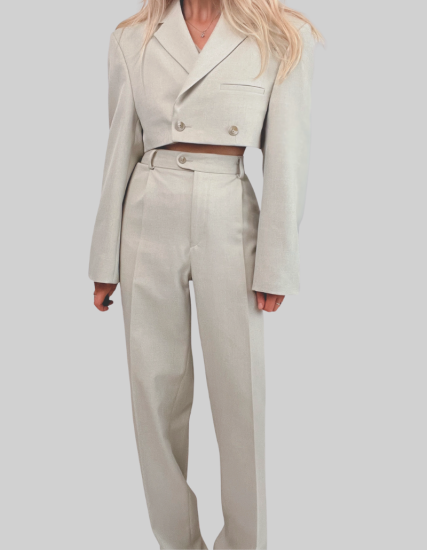 3-CZĘŚCIOWY TALIOWANY GARNITUR - kremowy