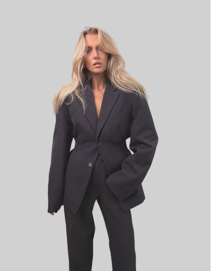 2-CZĘŚCIOWY TALIOWANY GARNITUR - brązowo-szary