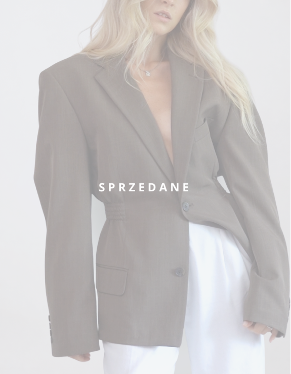 MINISM STUDIO I Upcycling: taliowana marynarka