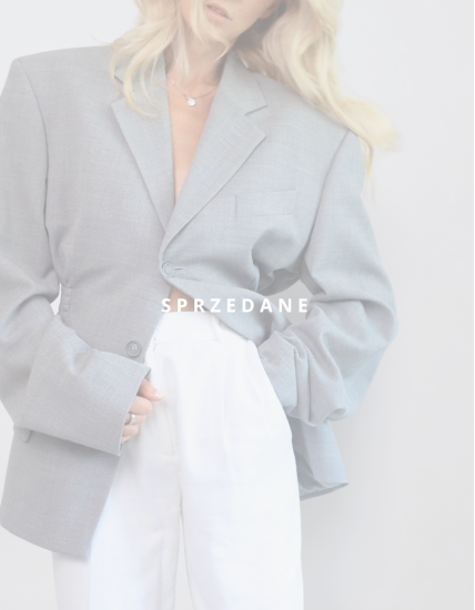MINISM STUDIO I Upcycling: taliowana marynarka